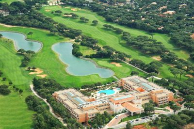 https://golftravelpeople.com/wp-content/uploads/2019/04/Quinta-da-Marinha-Golf-Club-9-400x266.jpg