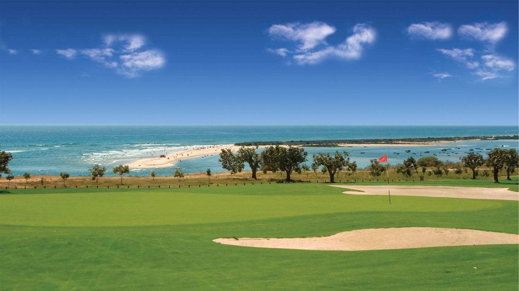 https://golftravelpeople.com/wp-content/uploads/2019/04/Quinta-da-Ria-Golf-Club-New-26-1024x575.jpg