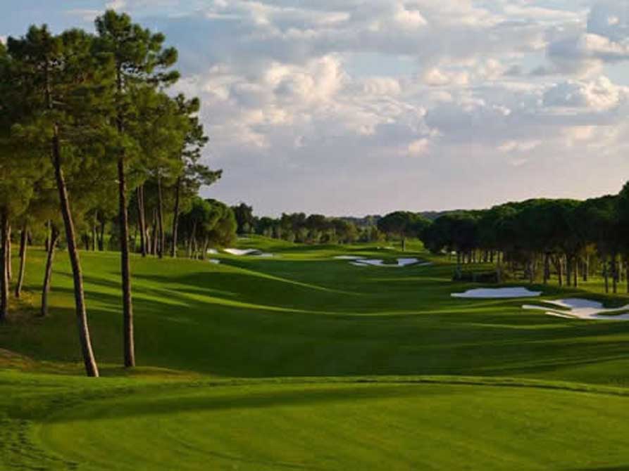 https://golftravelpeople.com/wp-content/uploads/2019/04/Quinta-do-Lago-Golf-Club-Laranjal-1.jpg