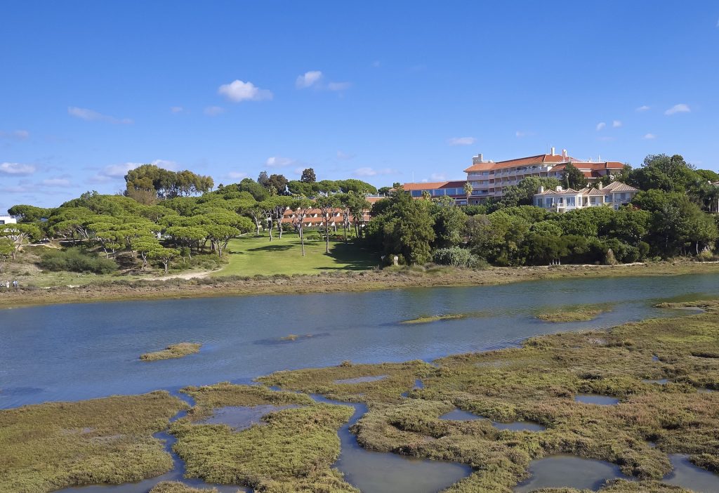https://golftravelpeople.com/wp-content/uploads/2019/04/Quinta-do-Lago-Hotel-New-Algarve-Portugal-106-1024x702.jpg