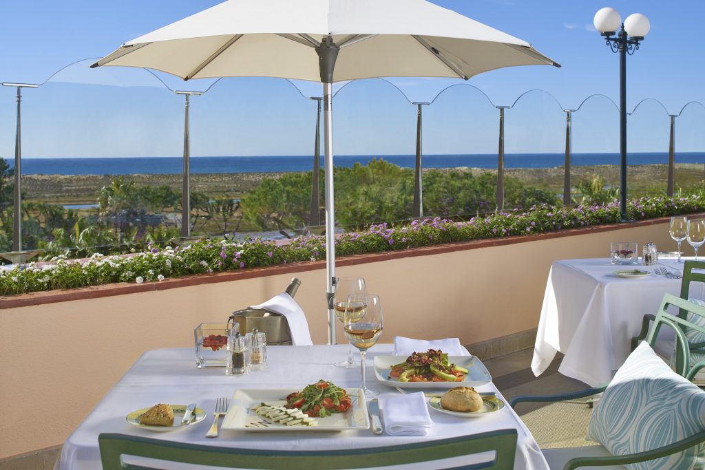https://golftravelpeople.com/wp-content/uploads/2019/04/Quinta-do-Lago-Hotel-New-Algarve-Portugal-67-1024x683.jpg