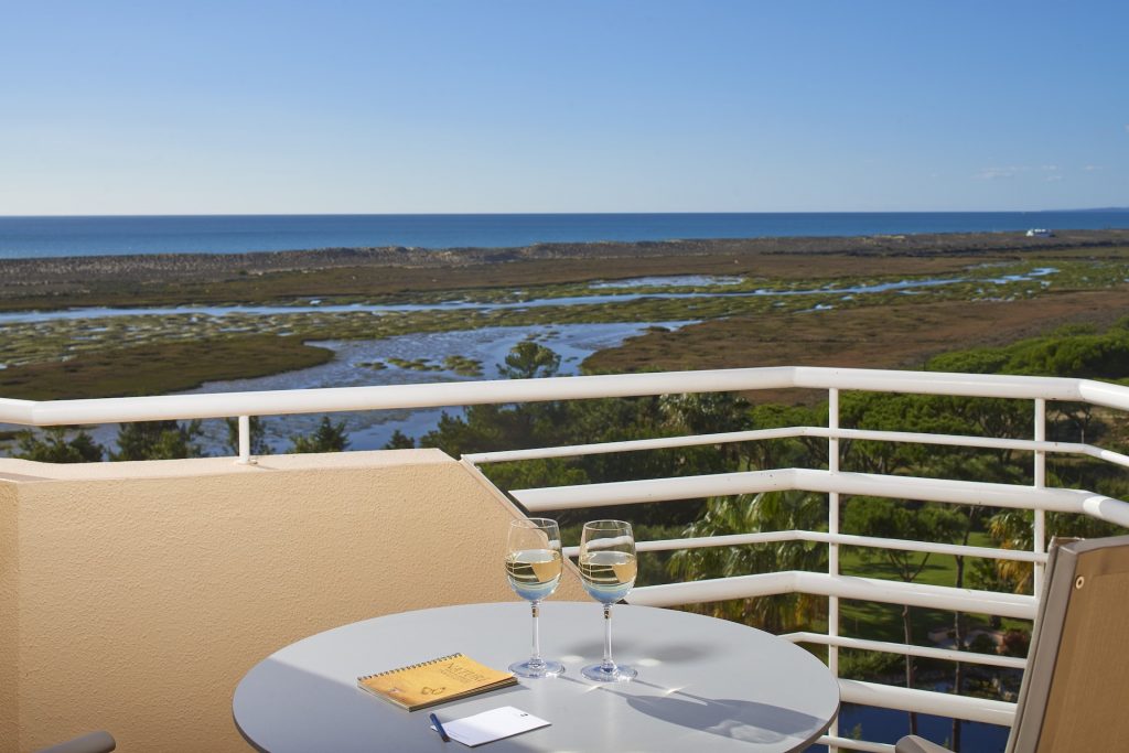 https://golftravelpeople.com/wp-content/uploads/2019/04/Quinta-do-Lago-Hotel-New-Algarve-Portugal-68-1024x683.jpg
