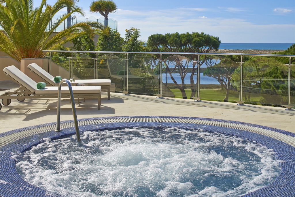 https://golftravelpeople.com/wp-content/uploads/2019/04/Quinta-do-Lago-Hotel-New-Algarve-Portugal-77-1024x683.jpg