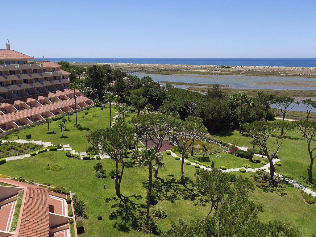 https://golftravelpeople.com/wp-content/uploads/2019/04/Quinta-do-Lago-Hotel-New-Algarve-Portugal-78-1024x768.jpg
