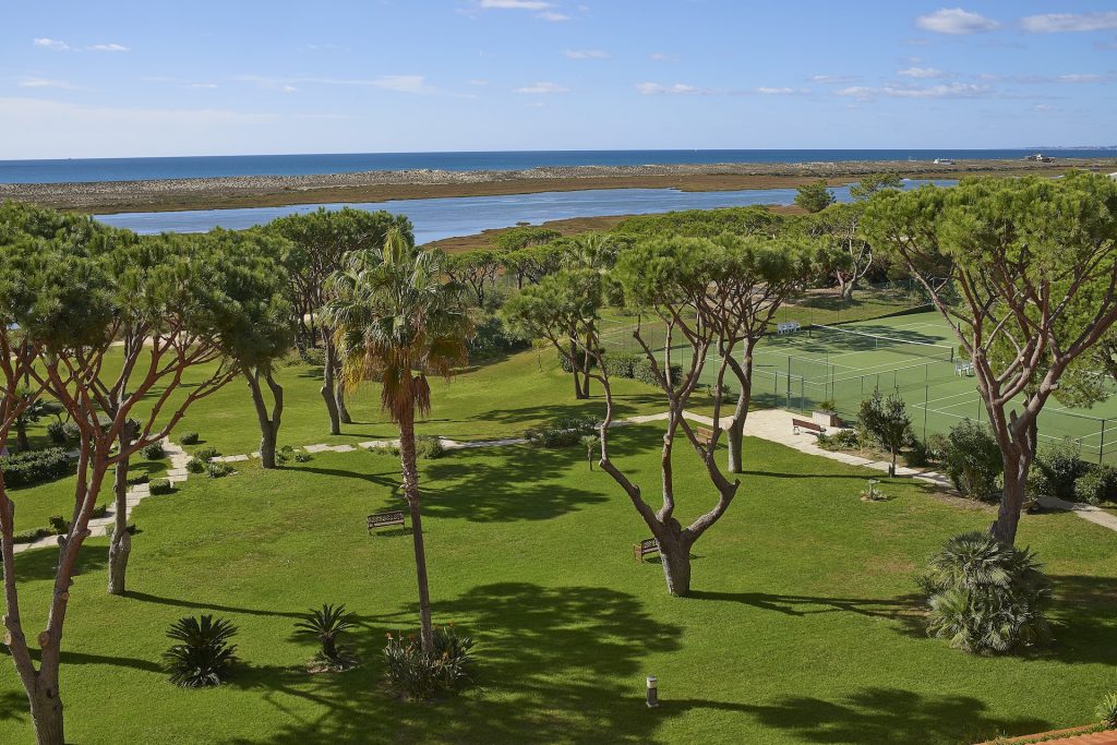 https://golftravelpeople.com/wp-content/uploads/2019/04/Quinta-do-Lago-Hotel-New-Algarve-Portugal-79-1024x683.jpg