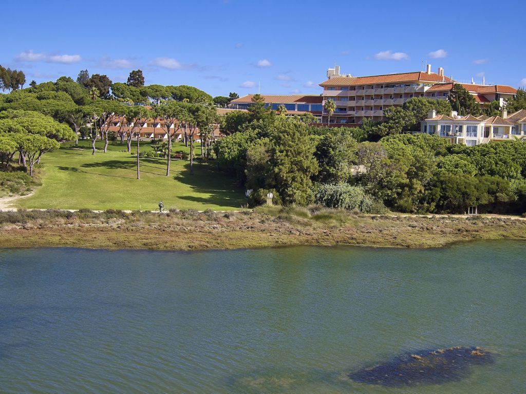 https://golftravelpeople.com/wp-content/uploads/2019/04/Quinta-do-Lago-Hotel-New-Algarve-Portugal-85-1024x767.jpg