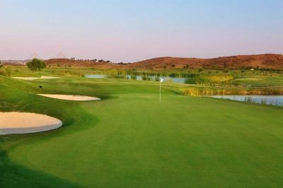 https://golftravelpeople.com/wp-content/uploads/2019/04/Quinta-do-Vale-Golf-Club-5-400x266.jpg