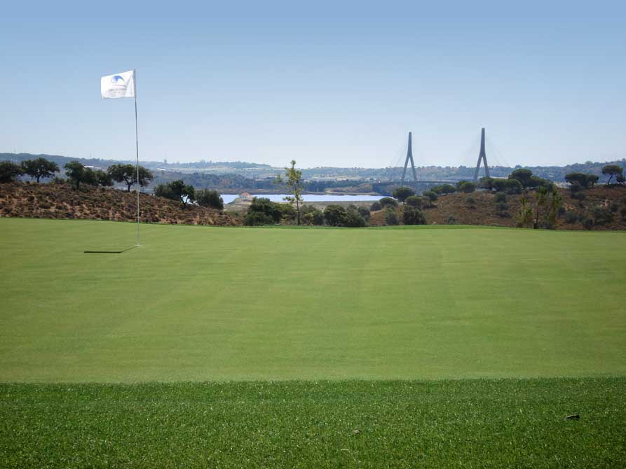 https://golftravelpeople.com/wp-content/uploads/2019/04/Quinta-do-Vale-Golf-Club-6-1.jpg