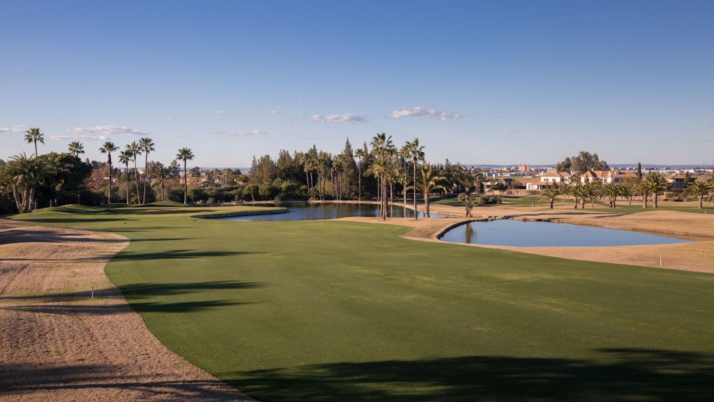 https://golftravelpeople.com/wp-content/uploads/2019/04/Real-Club-Seville-Winter-Conditions-13-1024x576.jpeg
