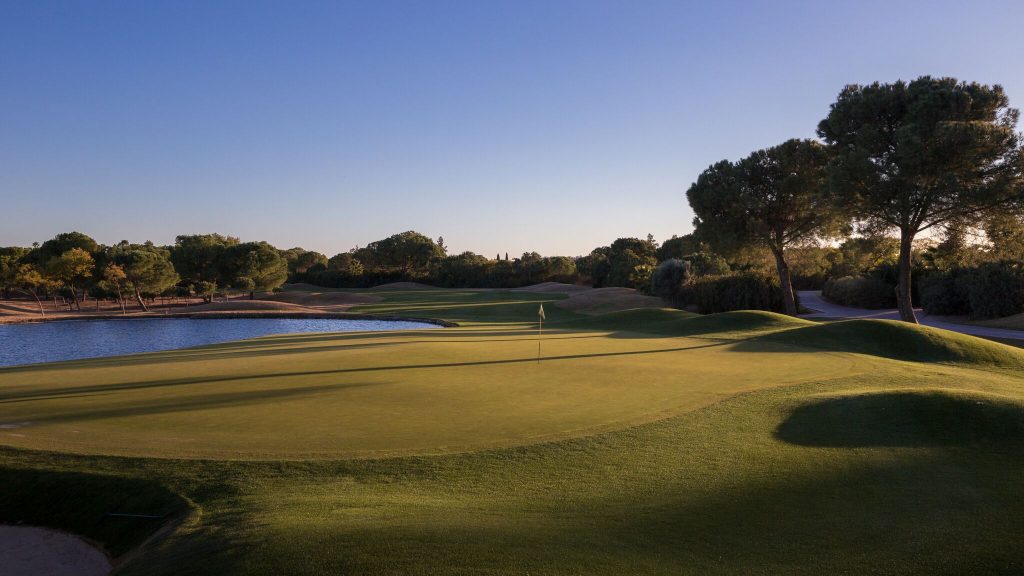 https://golftravelpeople.com/wp-content/uploads/2019/04/Real-Club-Seville-Winter-Conditions-14-1024x576.jpeg