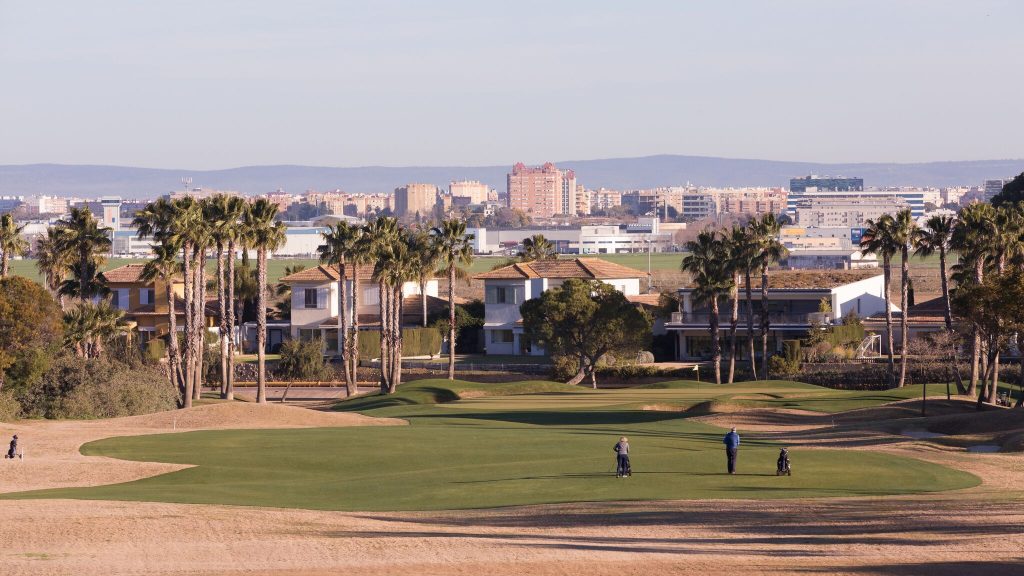 https://golftravelpeople.com/wp-content/uploads/2019/04/Real-Club-Seville-Winter-Conditions-7-1024x576.jpeg