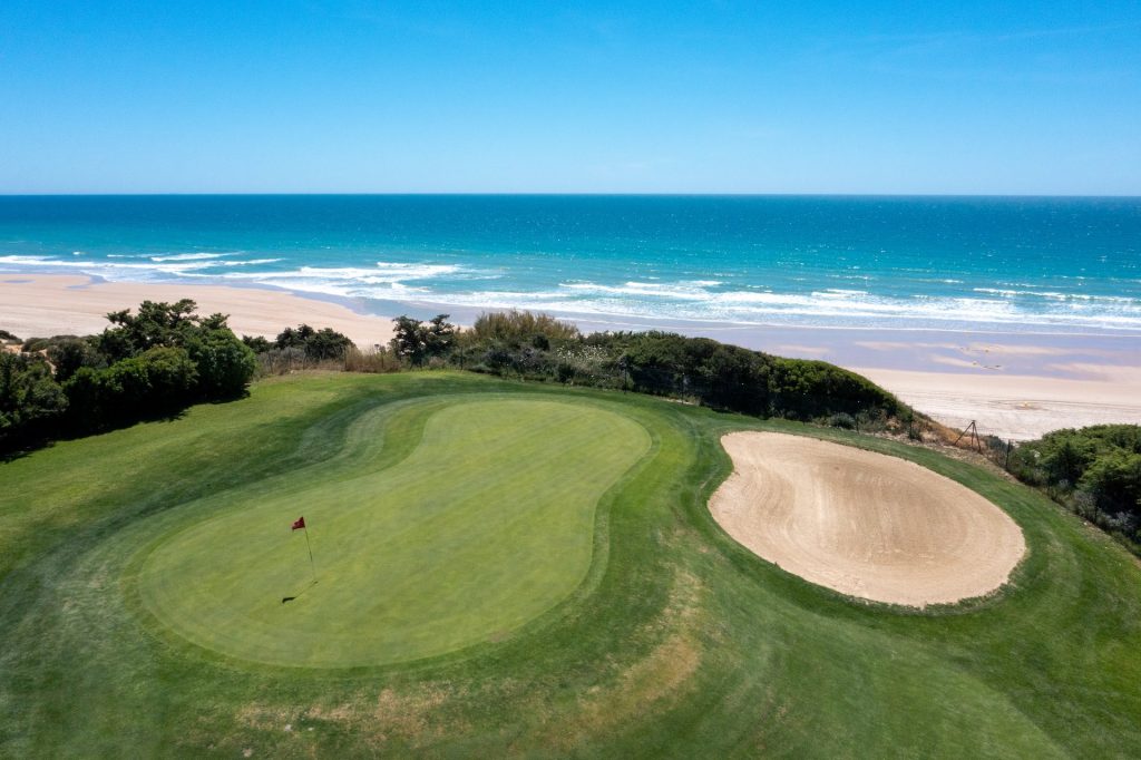 https://golftravelpeople.com/wp-content/uploads/2019/04/Real-Novo-Sancti-Petri-Golf-Club-Cadiz.jpg