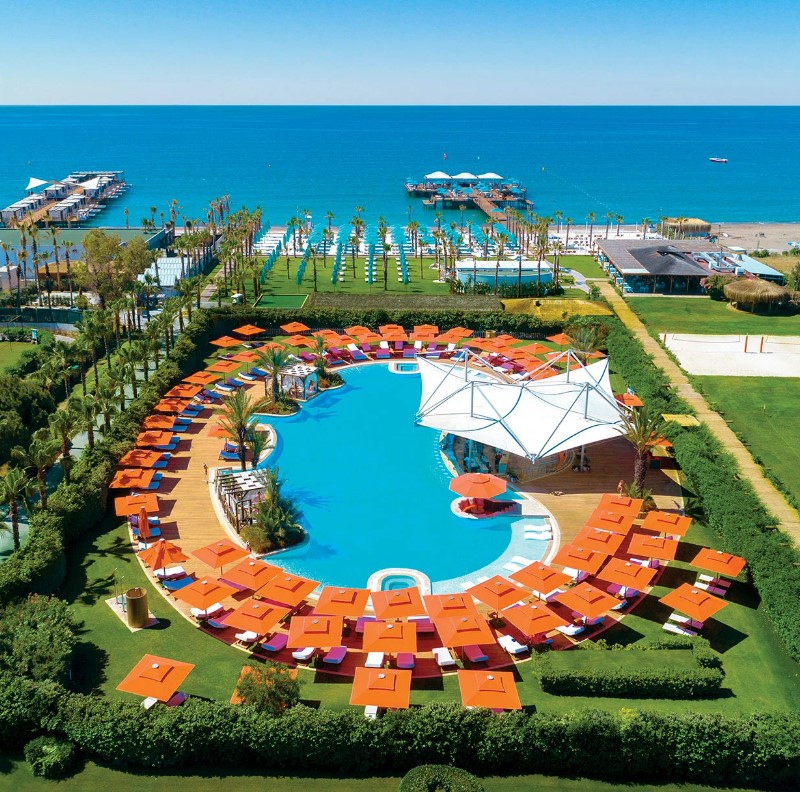 https://golftravelpeople.com/wp-content/uploads/2019/04/Regnum-Carya-Hotel-Belek-Beach-and-Swimming-Pools-8.jpg