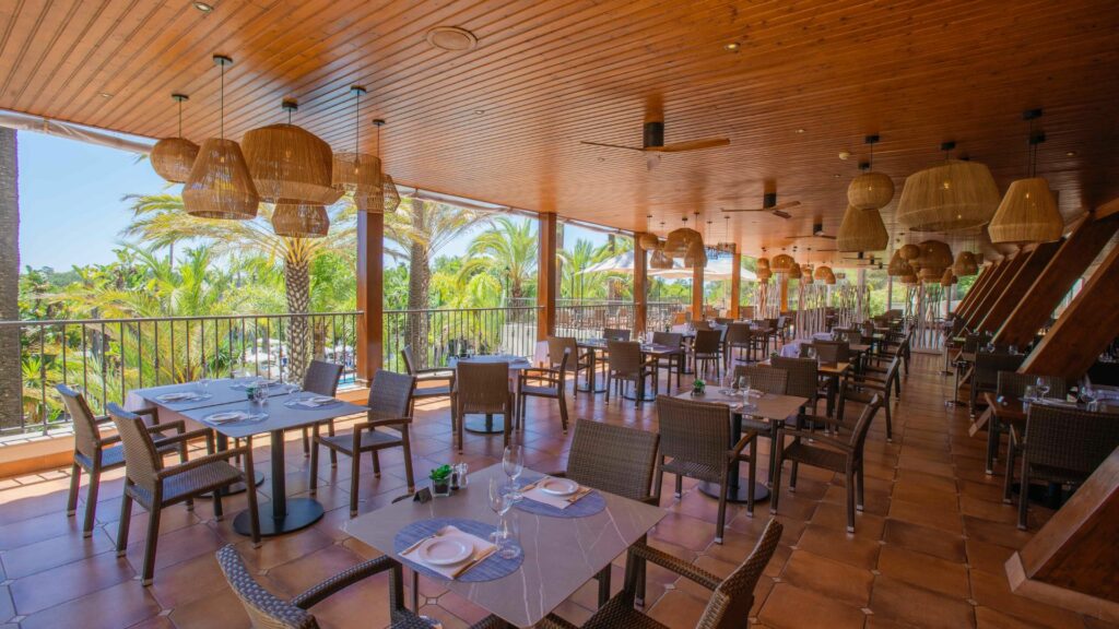 https://golftravelpeople.com/wp-content/uploads/2019/04/Ria-Park-Hotel-and-Spa-Quinta-do-Lago-Algarve-Portugal-Bars-and-Restaurants-5-1024x576.jpg