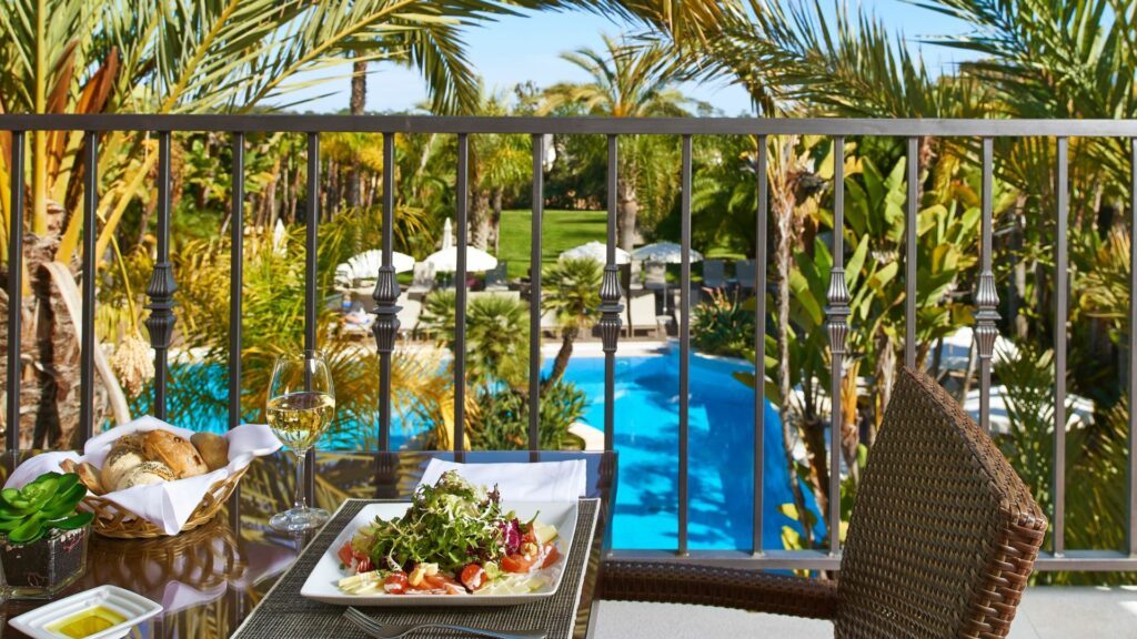 https://golftravelpeople.com/wp-content/uploads/2019/04/Ria-Park-Hotel-and-Spa-Quinta-do-Lago-Algarve-Portugal-Bars-and-Restaurants-6-1024x576.jpg
