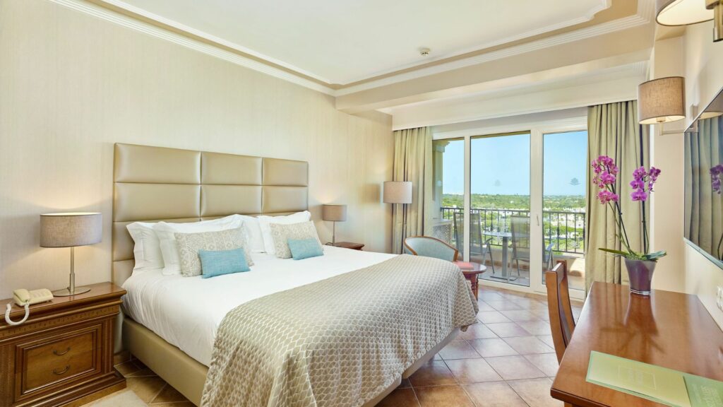 https://golftravelpeople.com/wp-content/uploads/2019/04/Ria-Park-Hotel-and-Spa-Quinta-do-Lago-Algarve-Portugal-Bedrooms-and-Suites-2-1024x576.jpg