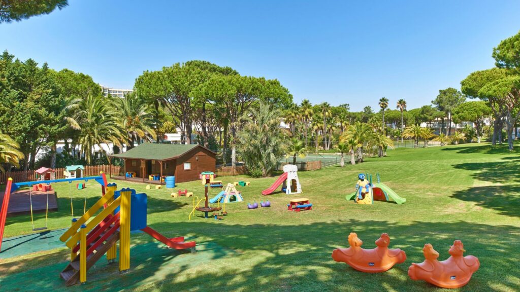 https://golftravelpeople.com/wp-content/uploads/2019/04/Ria-Park-Hotel-and-Spa-Quinta-do-Lago-Algarve-Portugal-Swimming-Pools-and-Leisure-Facilities-2-1024x576.jpg