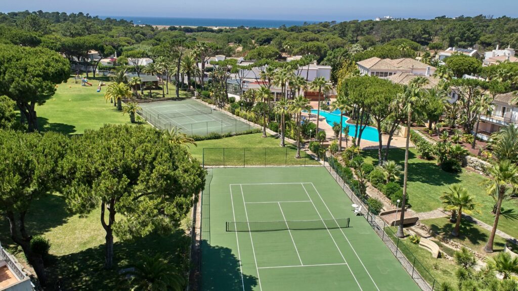 https://golftravelpeople.com/wp-content/uploads/2019/04/Ria-Park-Hotel-and-Spa-Quinta-do-Lago-Algarve-Portugal-Swimming-Pools-and-Leisure-Facilities-4-1024x576.jpg
