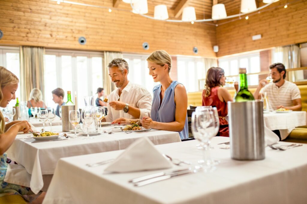 https://golftravelpeople.com/wp-content/uploads/2019/04/Robinson-Club-Quinta-da-Ria-East-Algarve-Portugal-Bars-and-Restaurants-12-1024x682.jpg