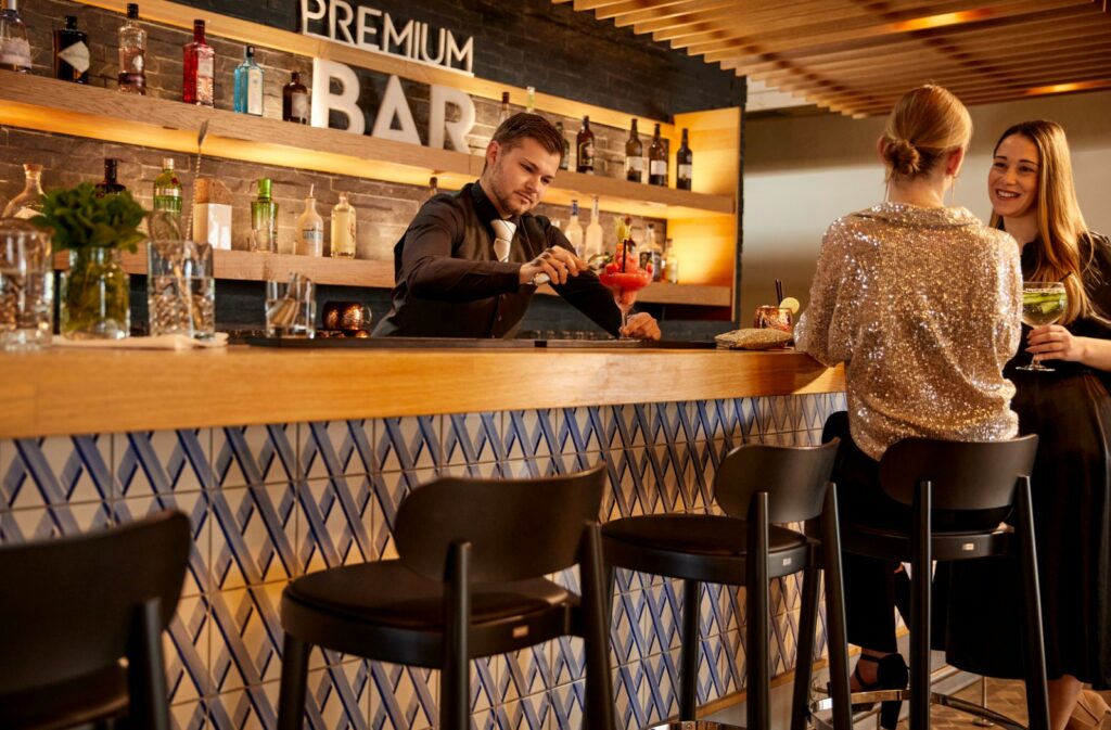 https://golftravelpeople.com/wp-content/uploads/2019/04/Robinson-Club-Quinta-da-Ria-East-Algarve-Portugal-Bars-and-Restaurants-4-1024x673.jpg