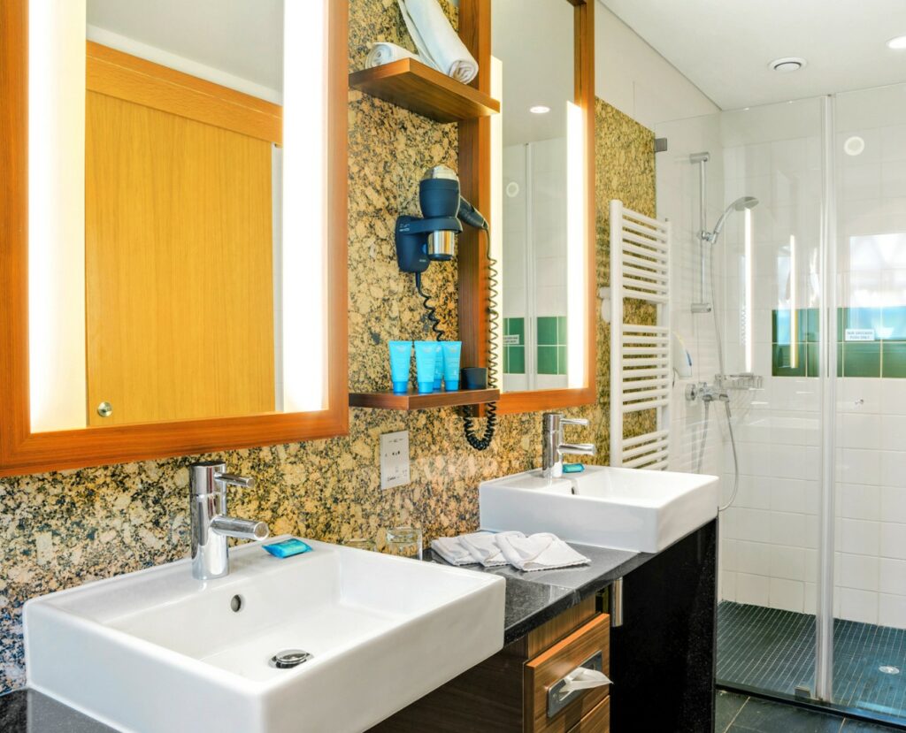https://golftravelpeople.com/wp-content/uploads/2019/04/Robinson-Club-Quinta-da-Ria-East-Algarve-Portugal-Bedrooms-and-Suites-5-1024x829.jpg