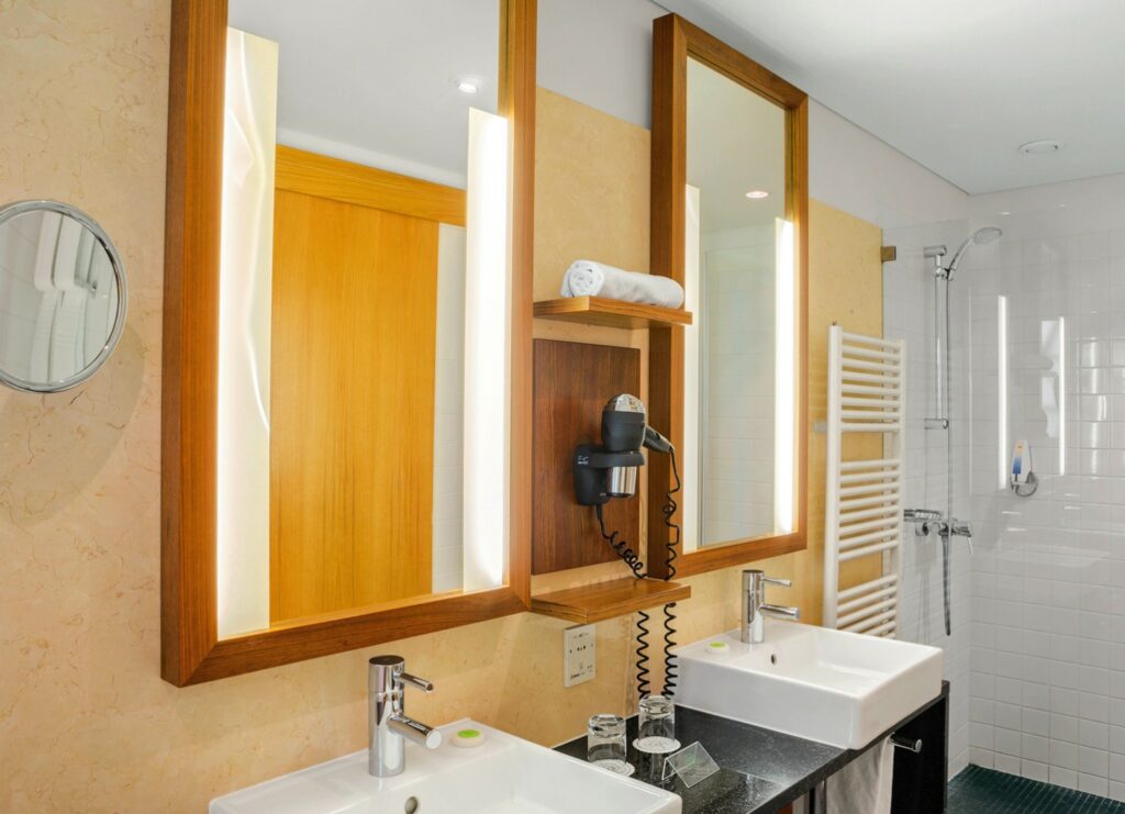 https://golftravelpeople.com/wp-content/uploads/2019/04/Robinson-Club-Quinta-da-Ria-East-Algarve-Portugal-Bedrooms-and-Suites-7-1024x741.jpg
