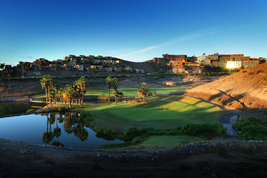 https://golftravelpeople.com/wp-content/uploads/2019/04/Salobre-Golf-South-Course-Gran-Canaria-2.jpg