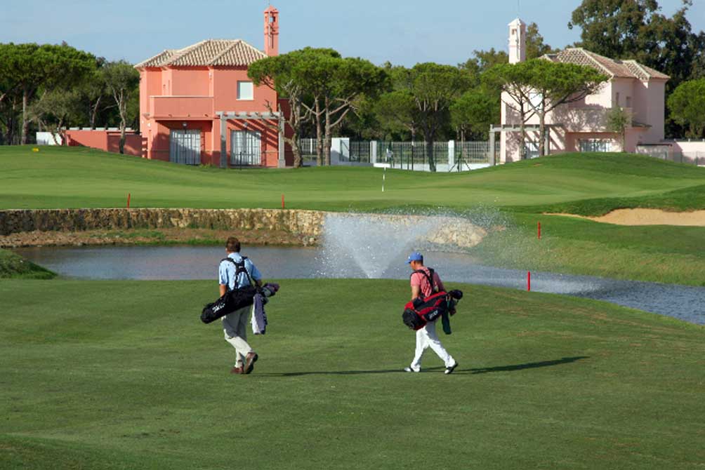 https://golftravelpeople.com/wp-content/uploads/2019/04/Sancti-Petri-Hills-Golf-Club-7.jpg