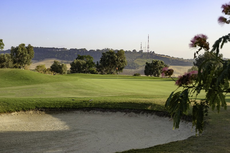 https://golftravelpeople.com/wp-content/uploads/2019/04/Sherry-Golf-Jerez-New-3.jpg