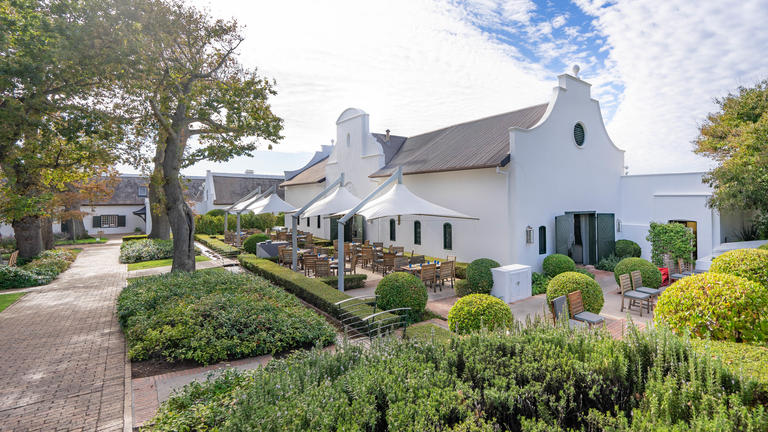 https://golftravelpeople.com/wp-content/uploads/2019/04/Steenberg-Hotel-Spa-Best-of-South-Africa-1.jpg