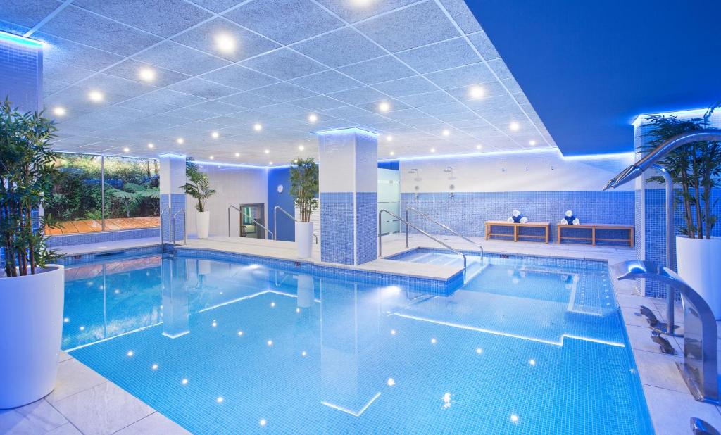Sunset Beach Club 4*