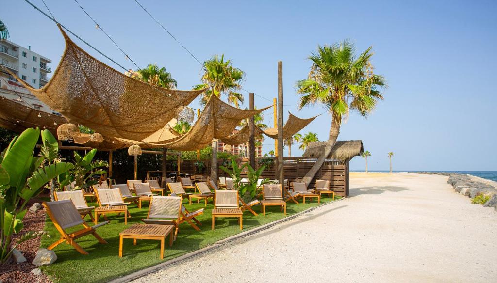 Sunset Beach Club 4*