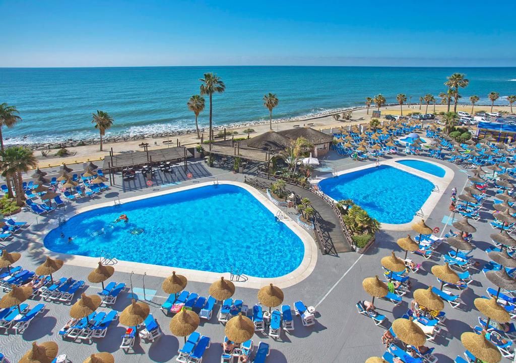 Sunset Beach Club 4*