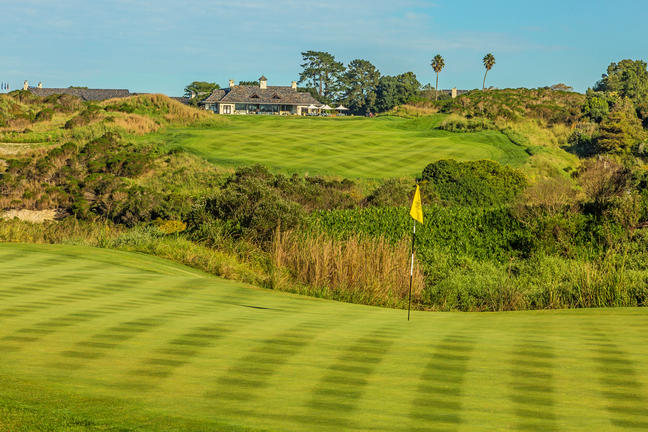 https://golftravelpeople.com/wp-content/uploads/2019/04/The-Links-at-Fancourt-Golf-Club-1.jpg