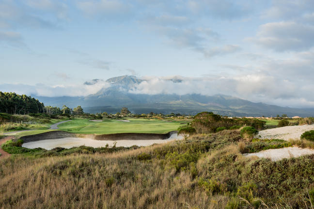 https://golftravelpeople.com/wp-content/uploads/2019/04/The-Links-at-Fancourt-Golf-Club-4.jpg