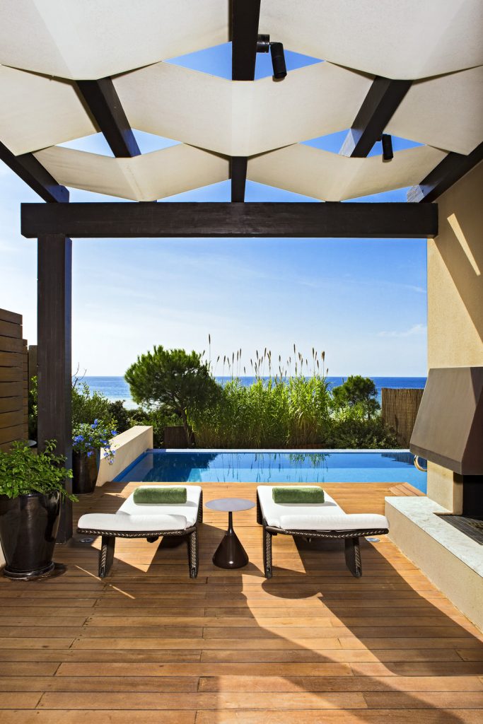 https://golftravelpeople.com/wp-content/uploads/2019/04/The-Romanos-Luxury-Collection-Resort-at-Costa-Navarino-Grand-Infinity-Suite-Sea-Terrace-683x1024.jpg