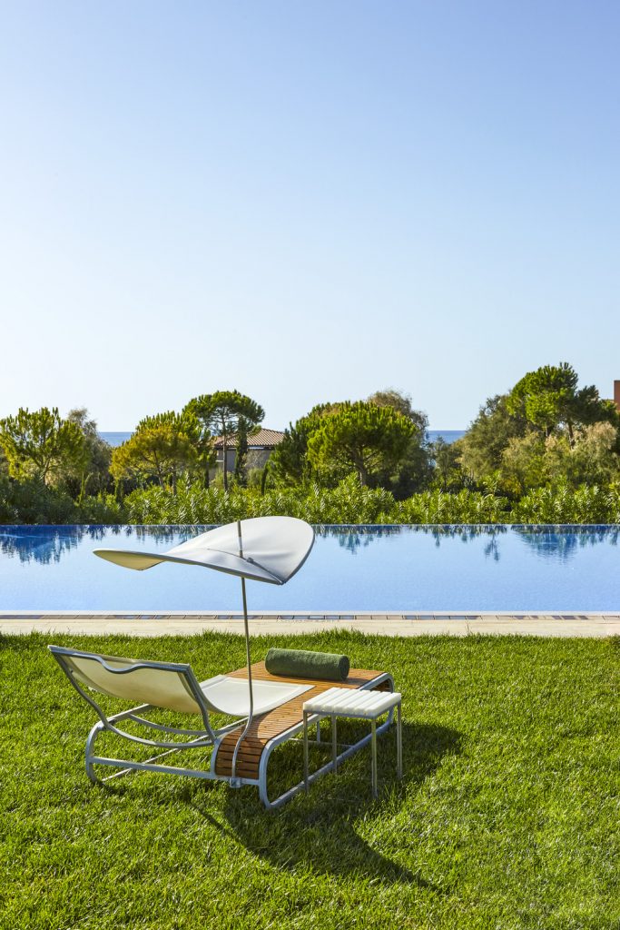 https://golftravelpeople.com/wp-content/uploads/2019/04/The-Romanos-Luxury-Collection-Resort-at-Costa-Navarino-Romanos-Pool-Detail-683x1024.jpg