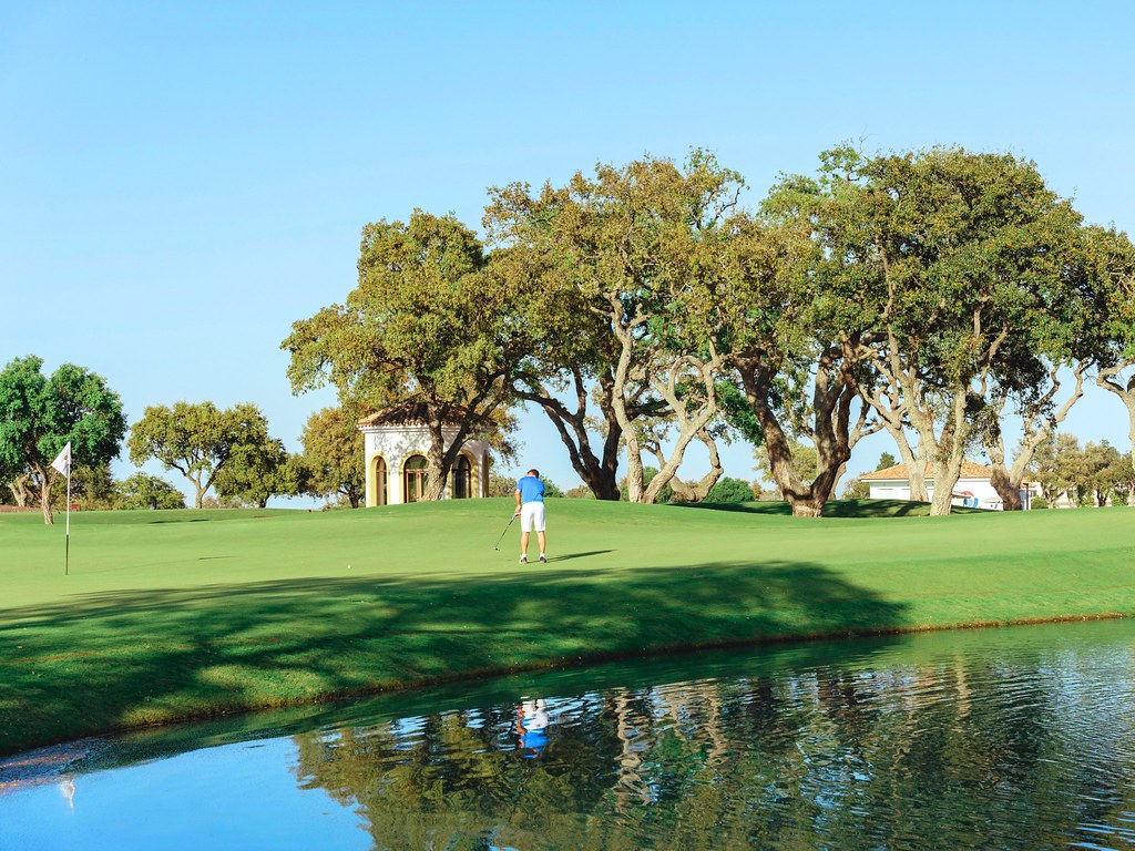 https://golftravelpeople.com/wp-content/uploads/2019/04/The-San-Roque-Club-Cadiz-Spain-20.jpg