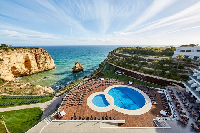 https://golftravelpeople.com/wp-content/uploads/2019/04/Tivoli-Carvoeiro-Hotel-Algarve-3.jpg