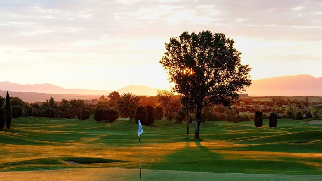 https://golftravelpeople.com/wp-content/uploads/2019/04/Torremirona-Golf-Club-Girona-Costa-Brava-2-1024x576.jpg