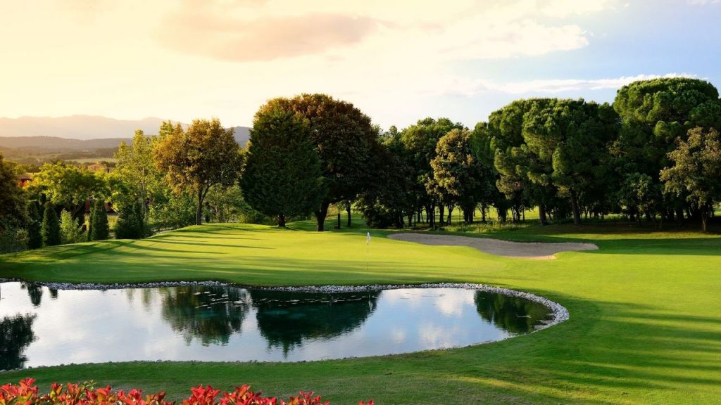 https://golftravelpeople.com/wp-content/uploads/2019/04/Torremirona-Golf-Club-Girona-Costa-Brava-4-1024x576.jpg