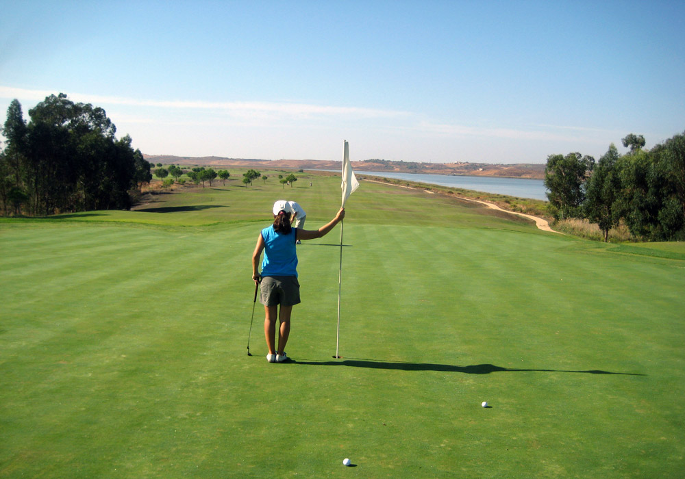 https://golftravelpeople.com/wp-content/uploads/2019/04/Valle-Guadiana-Links-Golf-Course-by-Isla-Canela-8.jpg