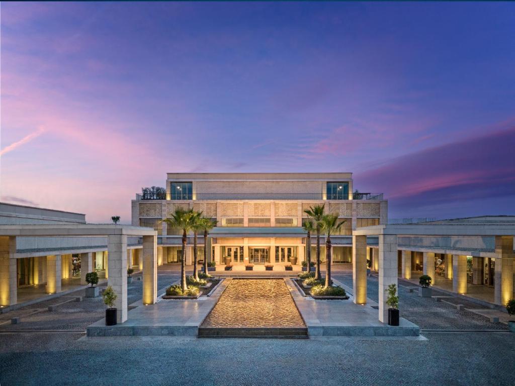 Victoria Golf Resort and Spa 5*