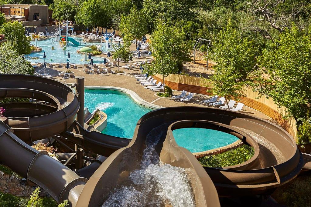 https://golftravelpeople.com/wp-content/uploads/2019/04/Westin-Resort-Costa-Navarino-Swimming-Pools-and-Leisure-Facilities-6.jpg