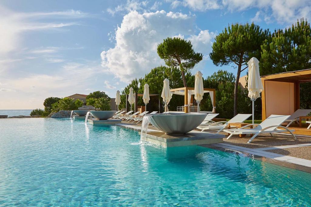 https://golftravelpeople.com/wp-content/uploads/2019/04/Westin-Resort-Costa-Navarino-Swimming-Pools-and-Leisure-Facilities-8.jpg