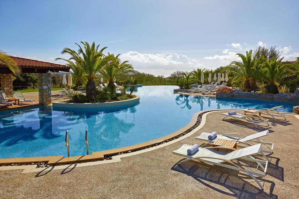 https://golftravelpeople.com/wp-content/uploads/2019/04/Westin-Resort-Costa-Navarino-Swimming-Pools-and-Leisure-Facilities-9.jpg