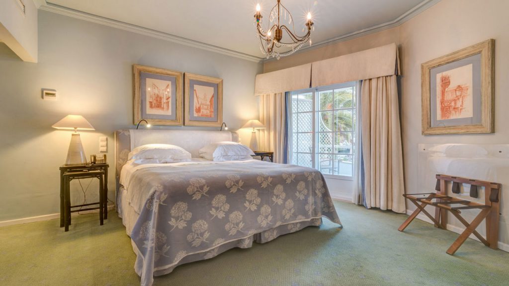 https://golftravelpeople.com/wp-content/uploads/2019/05/Albatroz-Hotel-Cascais-Bedrooms-6-1024x576.jpg