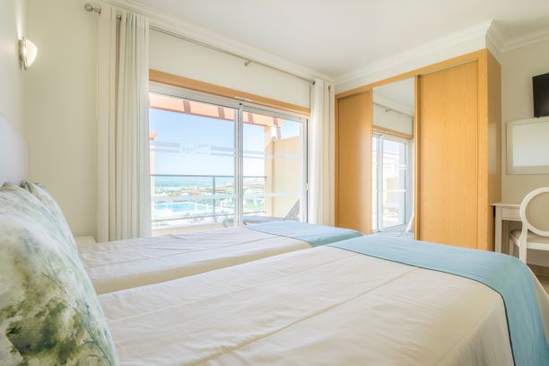 https://golftravelpeople.com/wp-content/uploads/2019/05/Boavista-Resort-Villas-Apartments-Lagos-Algarve-Portugal-13.jpg