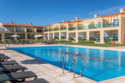 https://golftravelpeople.com/wp-content/uploads/2019/05/Boavista-Resort-Villas-Apartments-Lagos-Algarve-Portugal-5-400x267.jpg