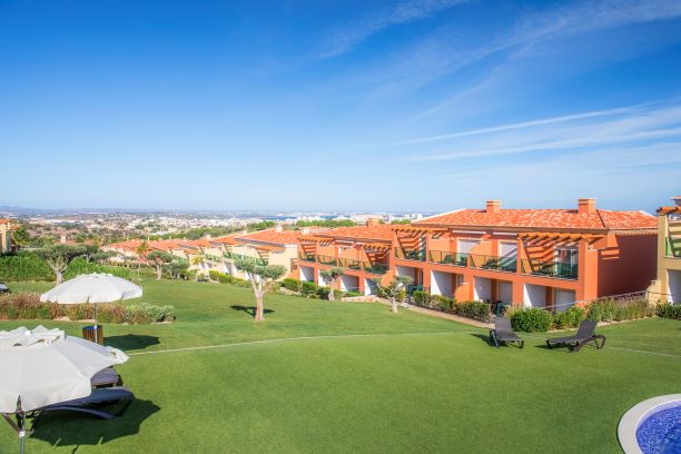 https://golftravelpeople.com/wp-content/uploads/2019/05/Boavista-Resort-Villas-Apartments-Lagos-Algarve-Portugal-6.jpg